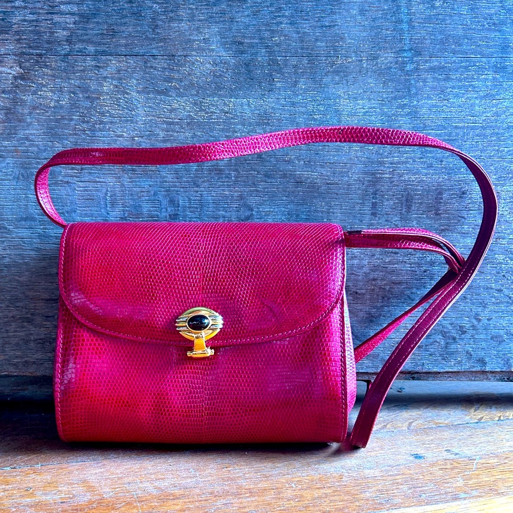 Vintage Gucci red reptile leather shoulder bag. Excellent condition.